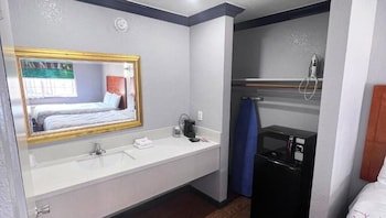 Anchorage Inn Lakeport