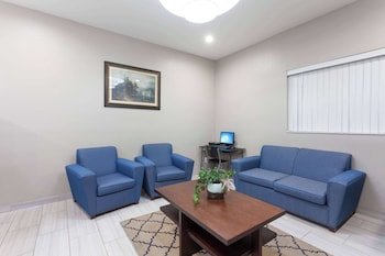 Super 8 by Wyndham Bakersfield South CA