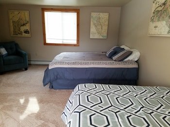 Clear River Inn & Tavern