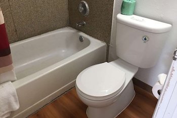 Travelodge by Wyndham San Antonio Lackland AFB North