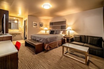 Crescent Bay Inn