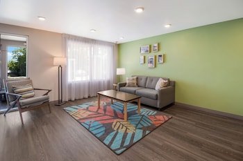 WoodSpring Suites East Lansing University Area