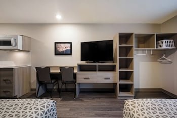 WoodSpring Suites East Lansing University Area
