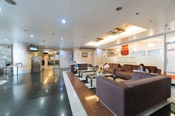 Golden Panda Dormtel by RedDoorz