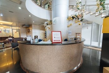 Golden Panda Dormtel by RedDoorz