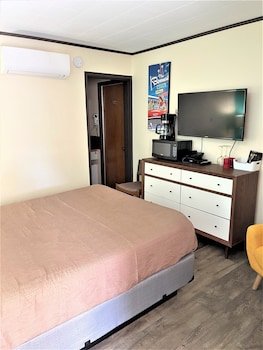 The Bowmont Motel