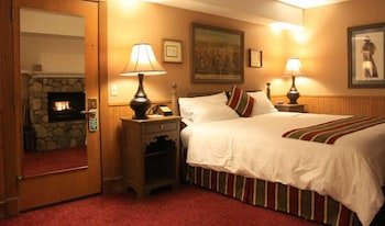 Saddleback Inn at Lake Arrowhead