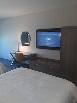 Holiday Inn Express & Suites Jackson
