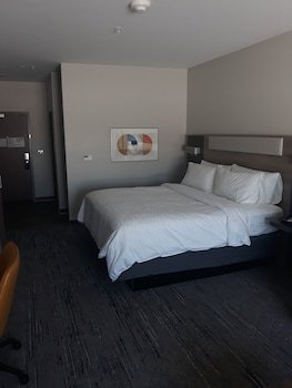 Holiday Inn Express & Suites Jackson