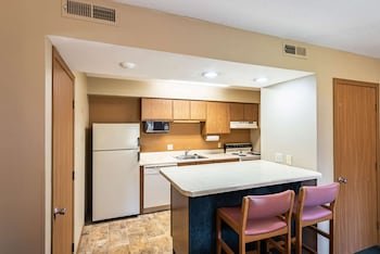 Americas Best Value Inn & Suites St. Marys