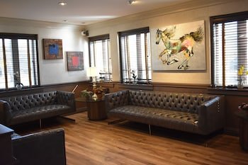 East Norwich Inn