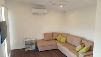 Lara Lodge B&B