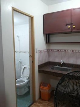 Budget Studio Unit in Makati