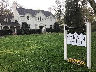 The Holly and Ivy Inn