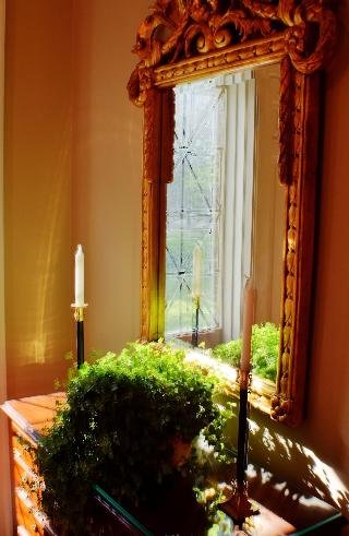 The Holly and Ivy Inn