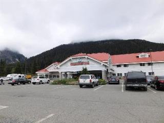 Summit Inn at Snoqualmie Pass