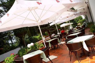 Pela Hotel