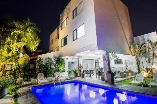 Sirari Suites Hotel