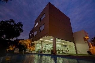 Sirari Suites Hotel