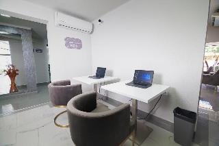 Sirari Suites Hotel