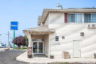 Rodeway Inn & Suites