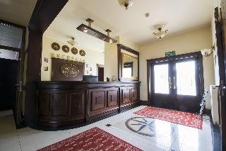 Hotel Magnat Airport