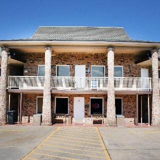 Columbia Lakes Hotel