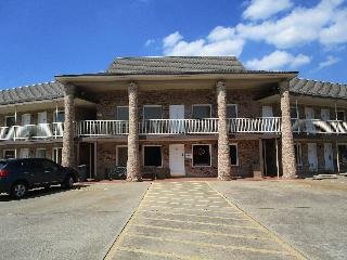 Columbia Lakes Hotel