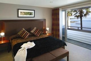 The Waterfront Suites
