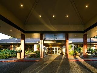 Olympia Hotel at Capitol Lake