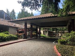 Olympia Hotel at Capitol Lake