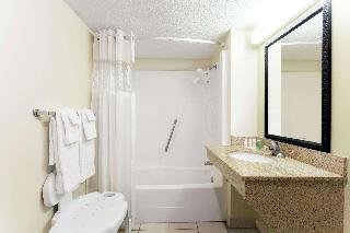 Howard Johnson by Wyndham Tallahassee