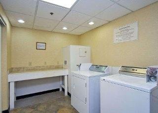 Rodeway Inn & Suites