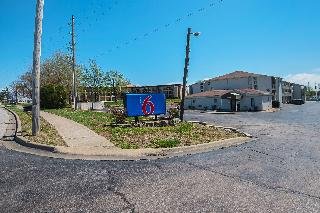 Motel 6 Blue Springs