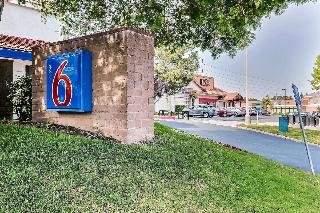 Motel 6 Pinole