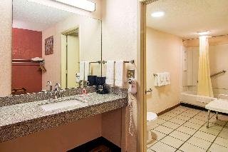 Econo Lodge Madison Airport