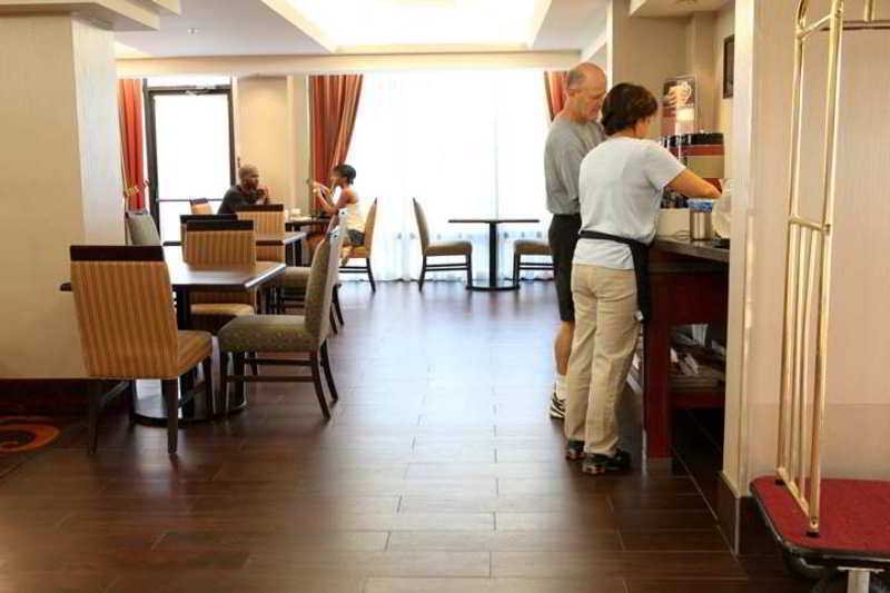 Country Inn & Suites by Radisson, Toronto Mississauga, ON