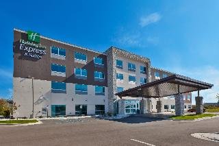 Holiday Inn Express & Suites Cedar Springs – Grand Rapids N