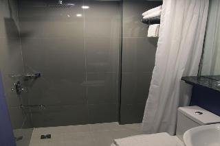 Capital O 820 Guijo Suites Makati