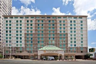 La Quinta Inn & Suites by Wyndham Downtown Conference Center
