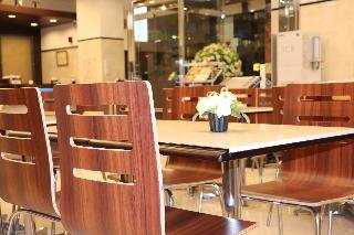 Toyoko Inn Kobe Sannomiya-eki Shiyakusho Mae