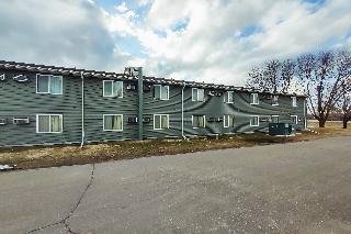 Love Hotels on HWY 10 NW Staples MN 35 RM