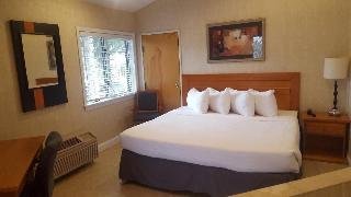 Cedar Park Inn & Whirlpool Suites
