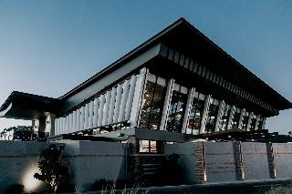 The Highlander Hotel