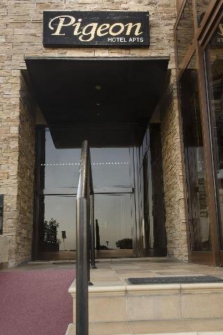 Pigeon Beach Hotel Apartments