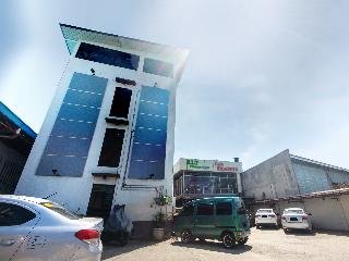 Alt Complex by OYO Rooms