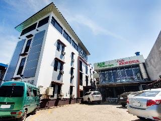 Alt Complex by OYO Rooms