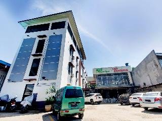 Alt Complex by OYO Rooms
