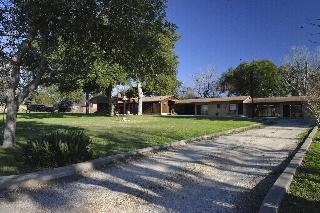 Shiner Country Inn