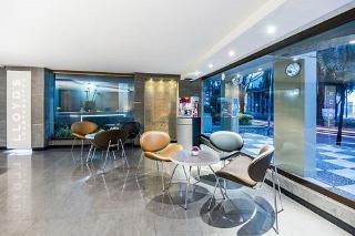 Lloyd's Apartasuites